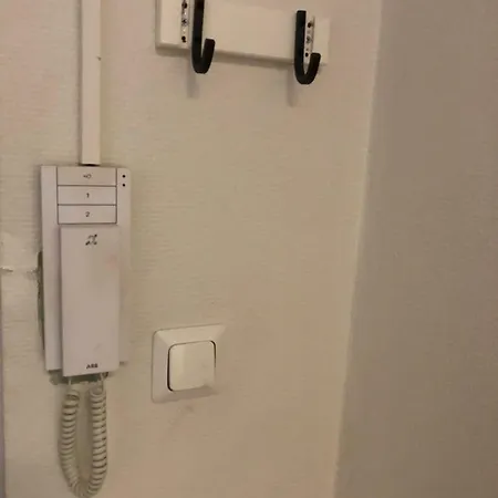 Si Center Eerikinkatu 5 *